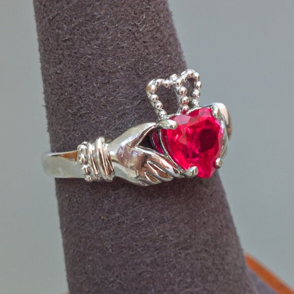 Lorenzo Sterling Silver Claddagh Ring with Synthetic Ruby Heart – Size 7 - Picture 3 of 12